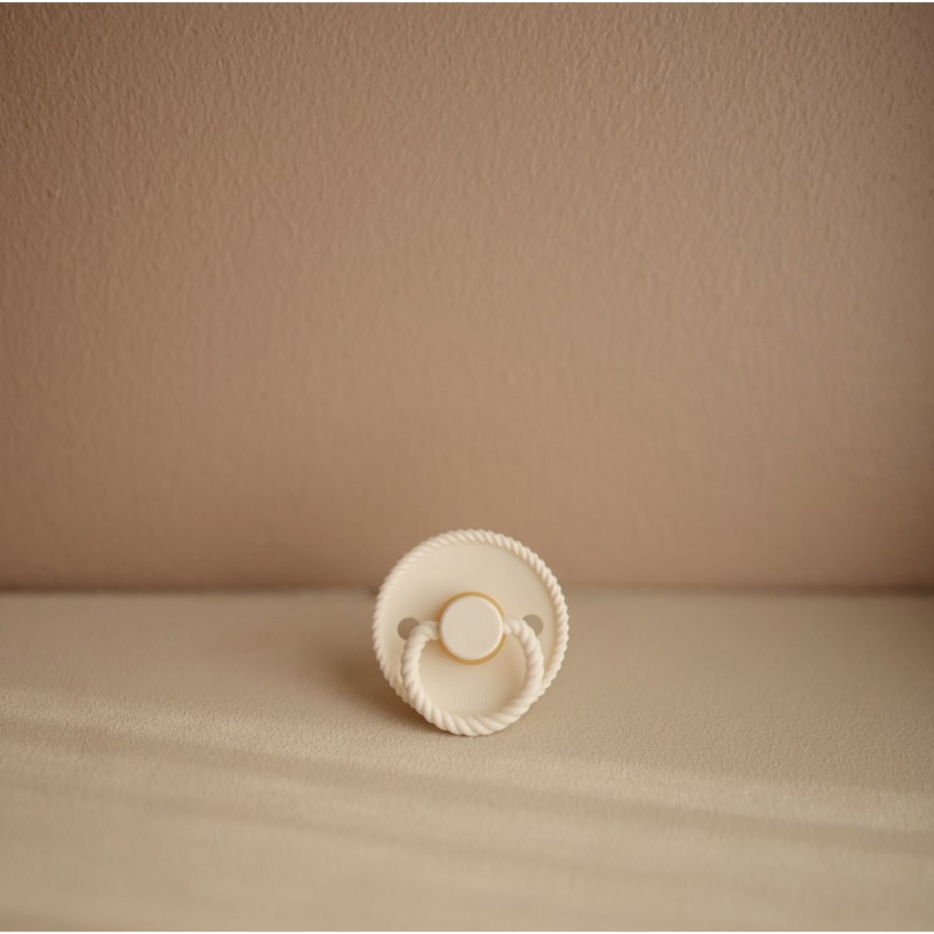 FRIGG Rope - Round Latex čiulptukas - Cream 3 FRIGG Rope - Round Latex čiulptukas - Cream 3